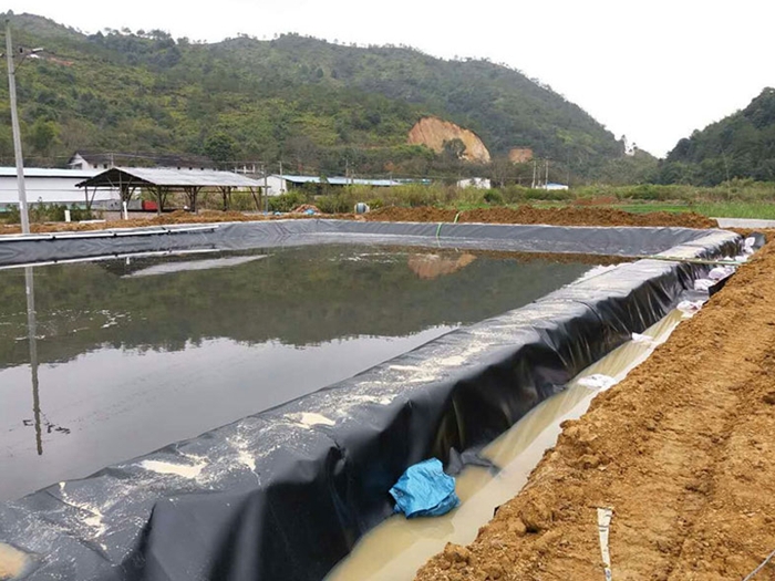 蓄水池水库铺设防渗土工膜